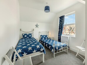 3 bedrooms, free WiFi, bed sheets