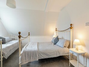 3 bedrooms, free WiFi, bed sheets