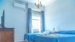 Economy Double Room, City View | Soundproofing, free WiFi - Constitución Palace Hotel (Buenos Aires)