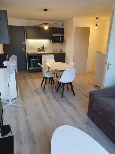 F2 Meublé de 35m² à 200m de la Plage Entièrement Rénové
