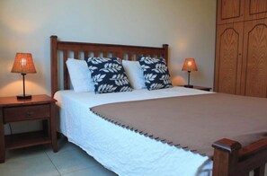 2 bedrooms, iron/ironing board, WiFi, bed sheets
