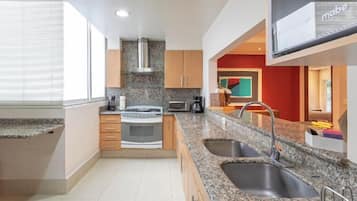 Apartamento premium, 3 quartos | Cozinha privada