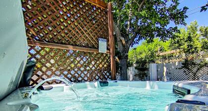 Hot Tub, Fire Pit, 3~King Beds, Chefs Kitchen, Mountain View