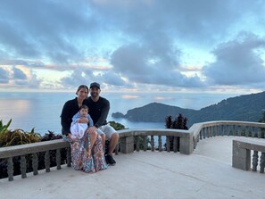 Cabaña romántica, vista al océano | Terraza o patio