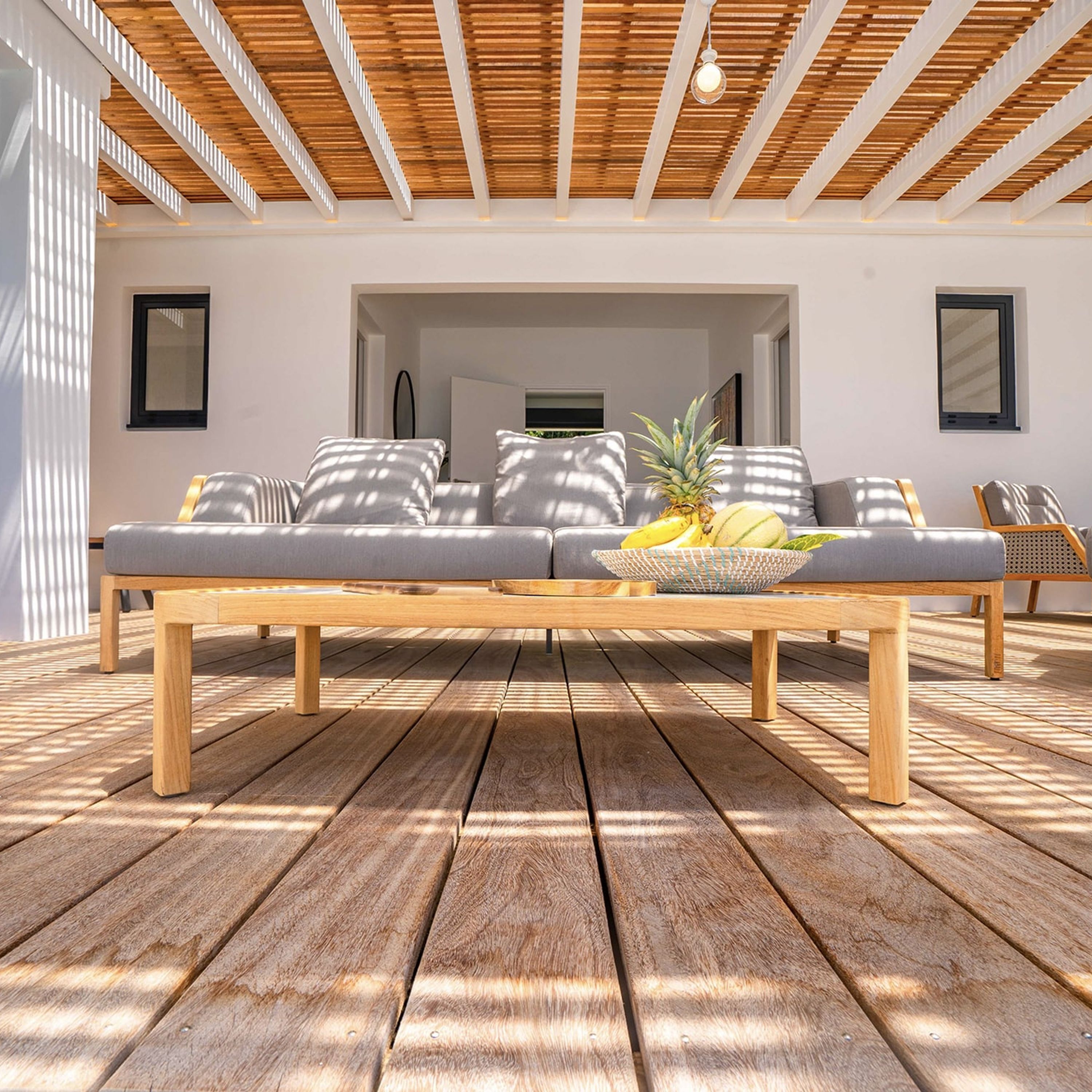 4 bedrooms, free cots/infant beds