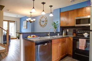 Cookware/dishes/utensils - Fire Mountain Two Bedroom Condo (Canmore)