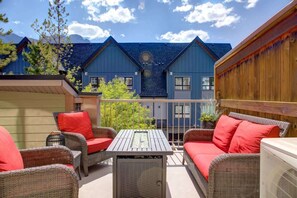 Property grounds - Fire Mountain Two Bedroom Condo (Canmore)