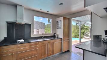 Villa | 5 bedrooms, free cots/infant beds