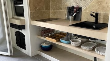 冰箱、微波炉、烤箱、洗碗机