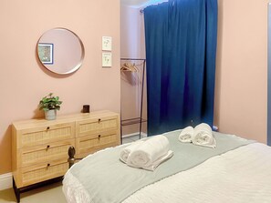 1 bedroom, free WiFi, bed sheets - 1 bedroom accommodation in Penrith (Penrith)