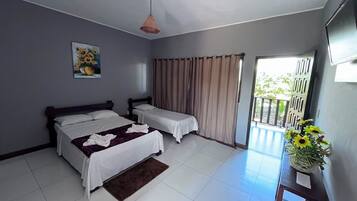 Standard-Doppel- oder -Zweibettzimmer, Meerblick | Schreibtisch, laptopgeeigneter Arbeitsplatz, Bettwäsche