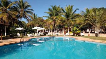2 Außenpools, geöffnet von 09:00 Uhr bis 20:00 Uhr, Cabañas (kostenlos)