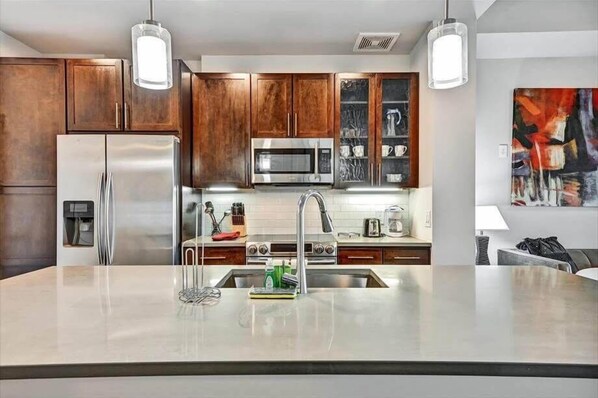 Fridge, microwave, oven, stovetop