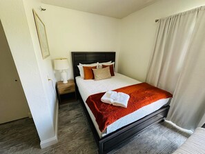 1 chambre, fer et planche à repasser, Wi-Fi, draps fournis