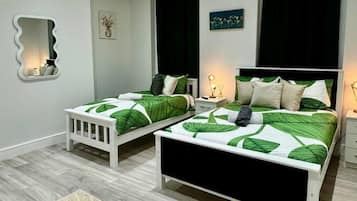 1 slaapkamer, een strijkplank/strijkijzer, gratis wifi, beddengoed