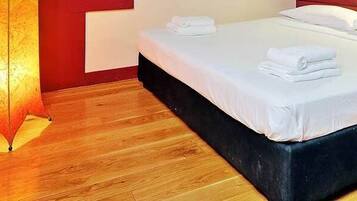 1 Schlafzimmer, BĂŒgeleisen/BĂŒgelbrett, WLAN, BettwĂ€sche