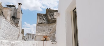 House in the historic center with terrace and panoramic view of the Itria Valley