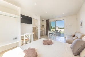 1 quarto, Wi-Fi de cortesia, roupa de cama