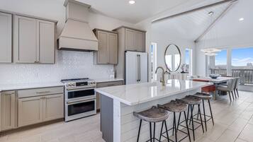 House (5 Bedrooms) | Miscellaneous