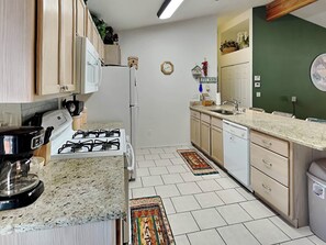 Rumah (2 Bedrooms) | Lain-lain