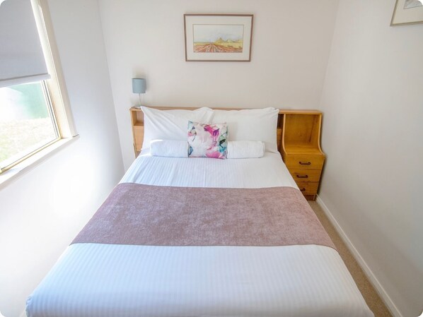 5 bedrooms, iron/ironing board, free WiFi - Tech free (no WIFI) farm stay that will leave your soul recharged (Kalgan)