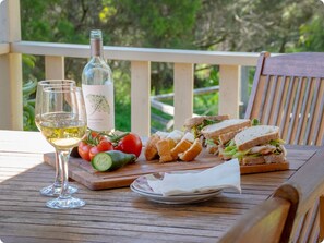 Outdoor dining - Tech free (no WIFI) farm stay that will leave your soul recharged (Kalgan)