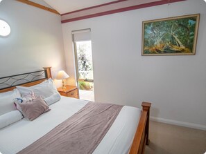 5 bedrooms, iron/ironing board, free WiFi - Tech free (no WIFI) farm stay that will leave your soul recharged (Kalgan)