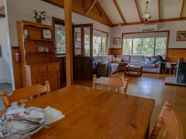 TV - Tech free (no WIFI) farm stay that will leave your soul recharged (Kalgan)