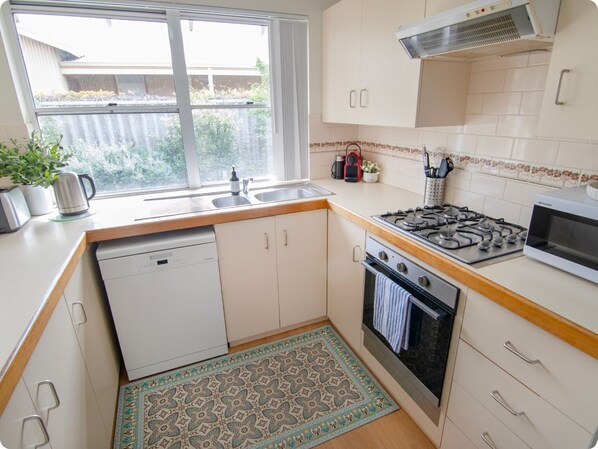 Microwave, oven, stovetop, coffee/tea maker