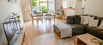 This snug 3 bedroom villa is all you need to call home whilst visiting Albany