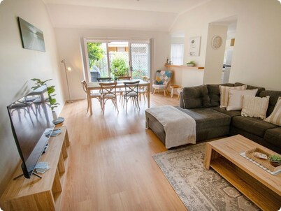 This snug 3 bedroom villa is all you need to call home whilst visiting Albany