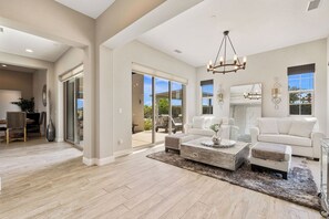 Televisión, chimenea