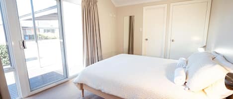 3 bedrooms, iron/ironing board, free WiFi