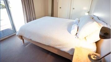 3 bedrooms, iron/ironing board, free WiFi