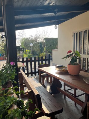 Outdoor dining