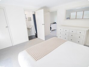 1 soverom, strykejern/-brett og wi-fi (inkludert)