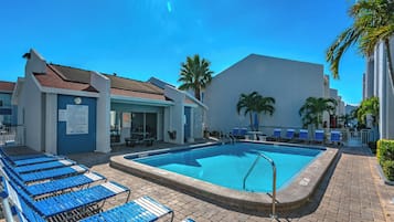 Condo (2 Bedrooms) | Property amenity