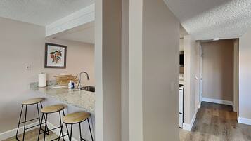 Condo (2 Bedrooms) | Property amenity