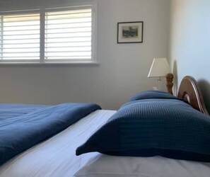 2 bedrooms, iron/ironing board, free WiFi