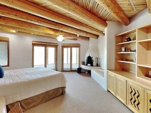 House (4 Bedrooms) | Property amenity - Luces de la Ciudad by Kokopelli Property Management (Santa Fe)