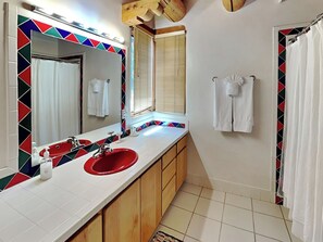 House (4 Bedrooms) | Property amenity - Luces de la Ciudad by Kokopelli Property Management (Santa Fe)