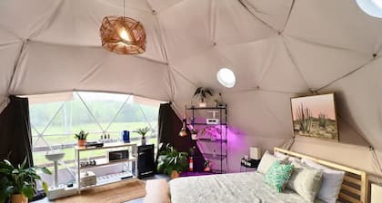 Secluded Texas Glamping Dome with AC, East Texas
