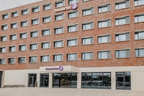 Exterior - Premier Inn Karlsruhe City Am Wasserturm (Karlsruhe)