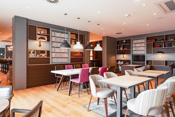 Schallisolierte Zimmer, kostenloses WLAN, Bettwäsche