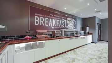 Tägliches Frühstücksbuffet gegen Gebühr