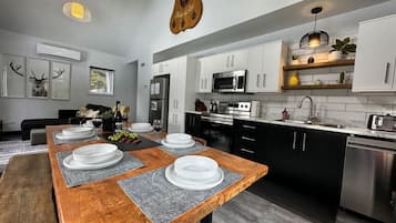 Refrigerador, microondas, parrilla de estufa y lavavajillas