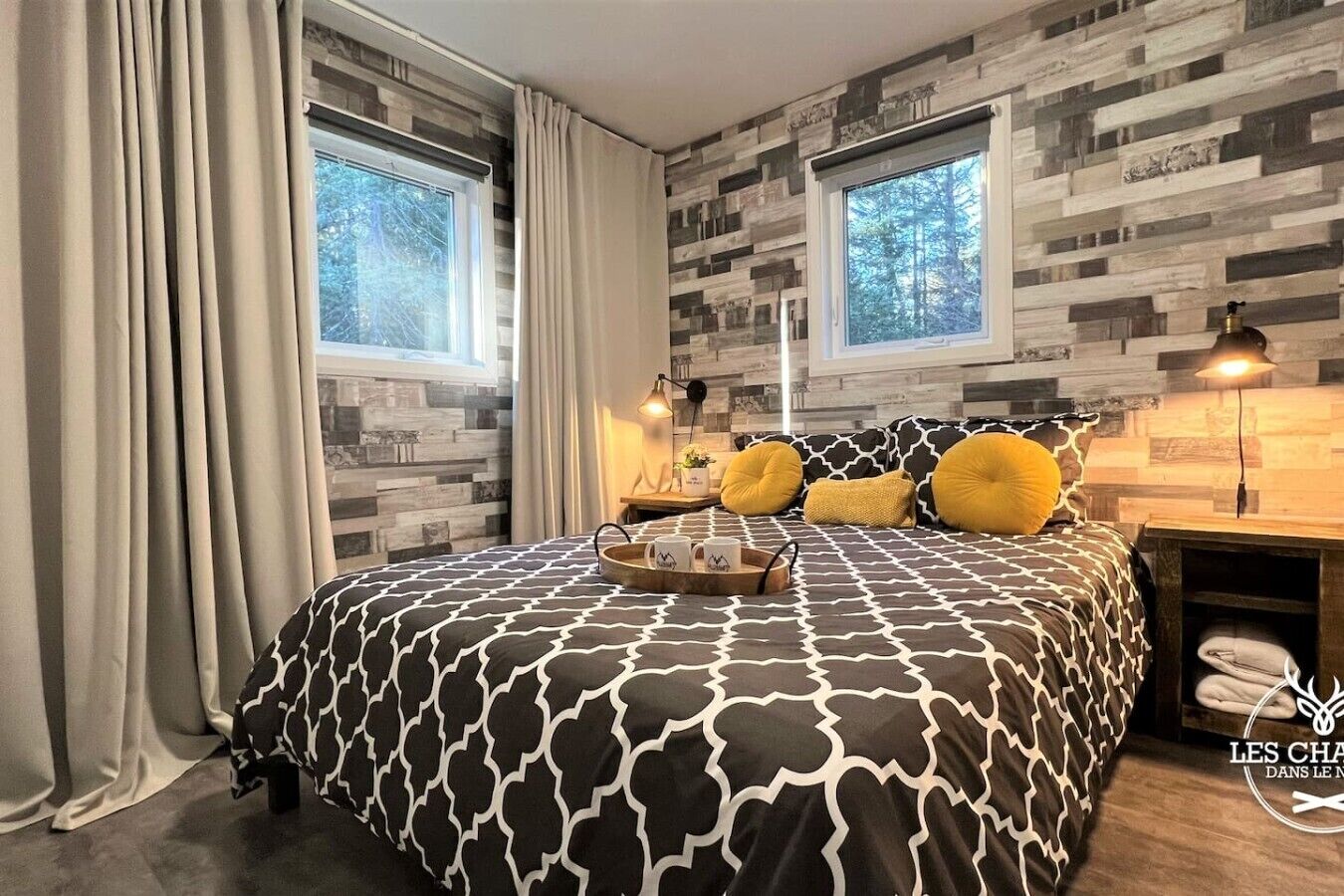 2 bedrooms, desk, travel crib, free WiFi