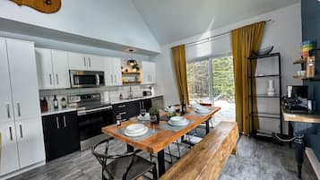 Refrigerador, microondas, parrilla de estufa y lavavajillas