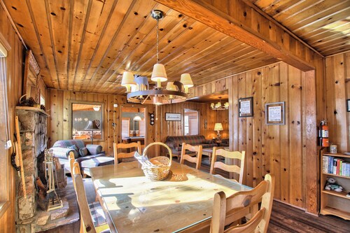 Moonridge Family Lodge, Sleeps 8, Pool Table, Minutes to Lake and Slopes