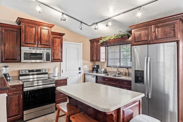 Fridge, microwave, oven, stovetop